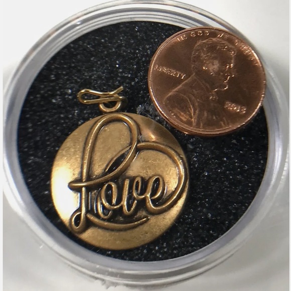 Alex and Ani Chain Station LOVE Charm ♥️ !! NWT - Picture 1 of 6